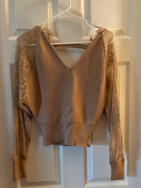 Lulu's Lace-Sleeve V-Neck Sweater - Beige